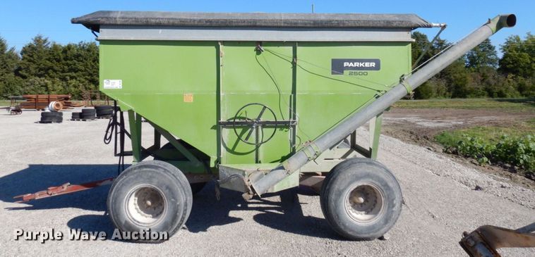 image for item DS1386 Parker J2500  gravity wagon