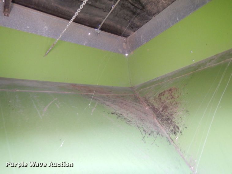 image for item DS1386 Parker J2500  gravity wagon