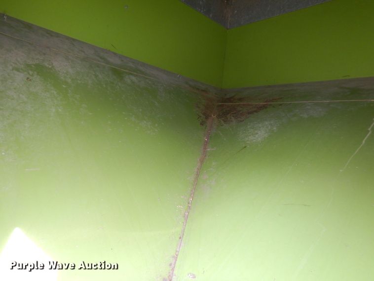 image for item DS1386 Parker J2500  gravity wagon