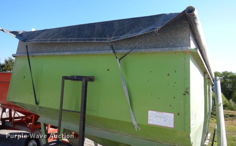 image for item DS1386 Parker J2500  gravity wagon