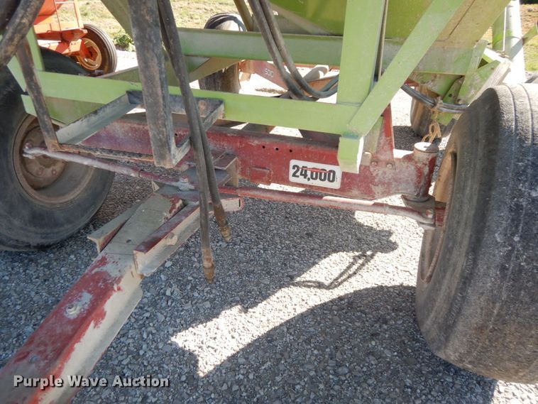 image for item DS1386 Parker J2500  gravity wagon