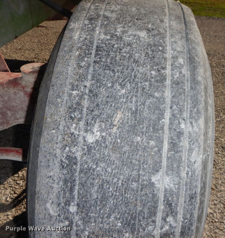 image for item DS1386 Parker J2500  gravity wagon