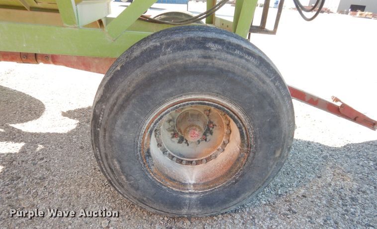 image for item DS1386 Parker J2500  gravity wagon