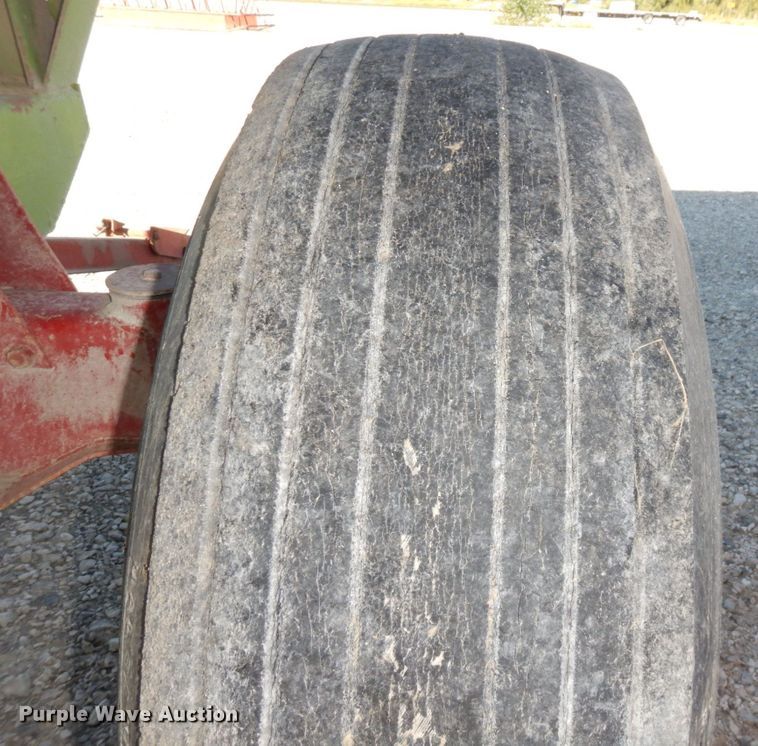 image for item DS1386 Parker J2500  gravity wagon