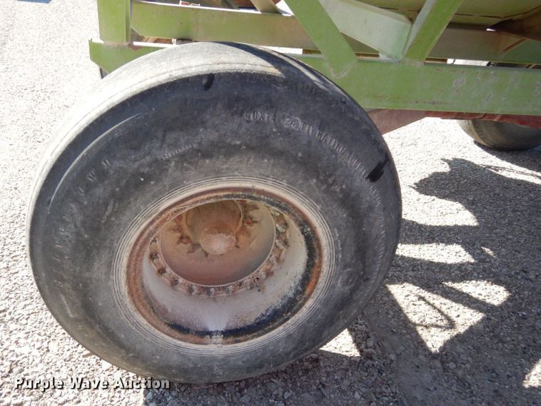 image for item DS1386 Parker J2500  gravity wagon