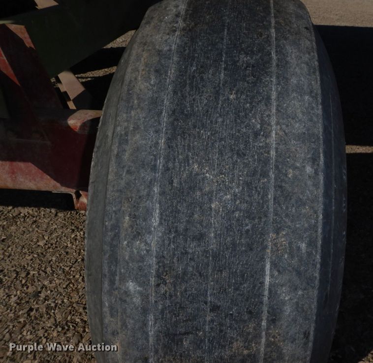 image for item DS1386 Parker J2500  gravity wagon