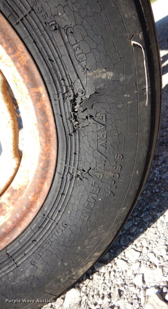 image for item DS1387 Gravity wagon