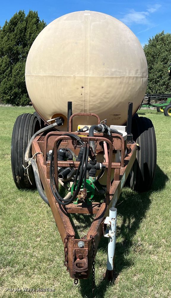 image for item DS8475 Sprayer trailer