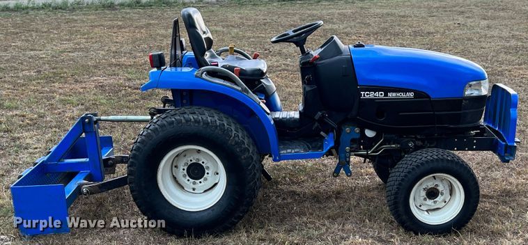 image for item IA9085 New Holland TC24D  MFWD tractor