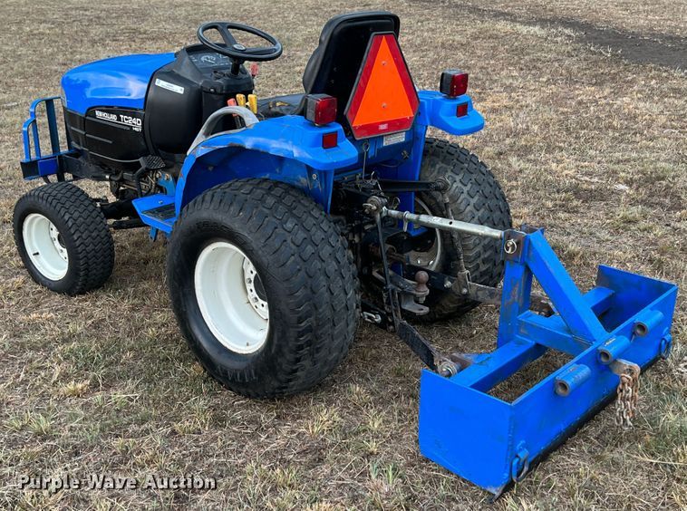 image for item IA9085 New Holland TC24D  MFWD tractor