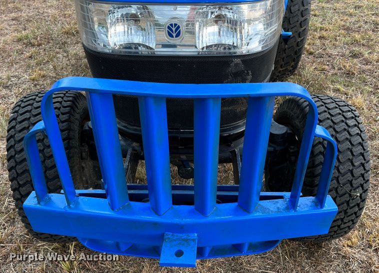 image for item IA9085 New Holland TC24D  MFWD tractor