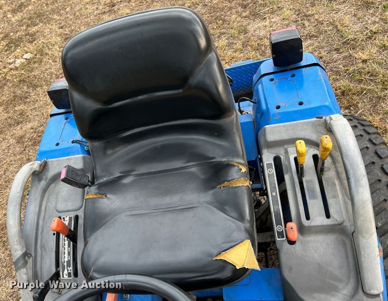 image for item IA9085 New Holland TC24D  MFWD tractor