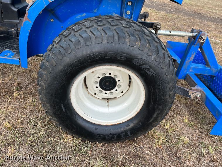 image for item IA9085 New Holland TC24D  MFWD tractor