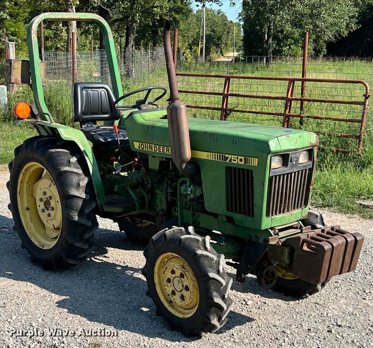 image for item IA9114 1985 John Deere 750  MFWD tractor