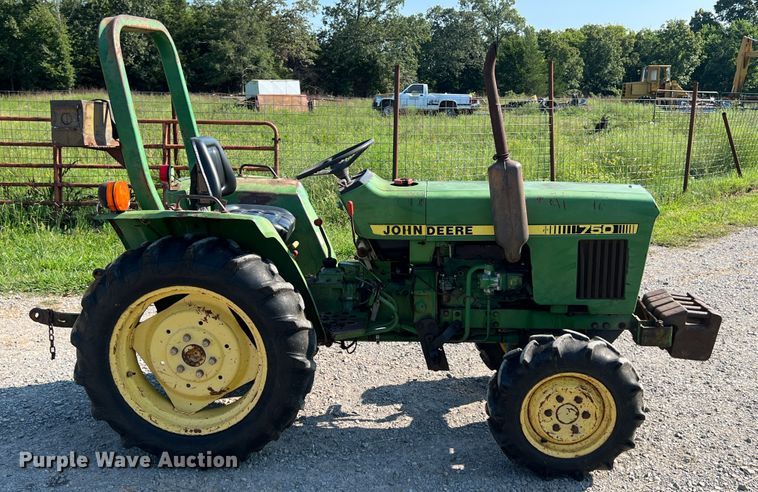 image for item IA9114 1985 John Deere 750  MFWD tractor