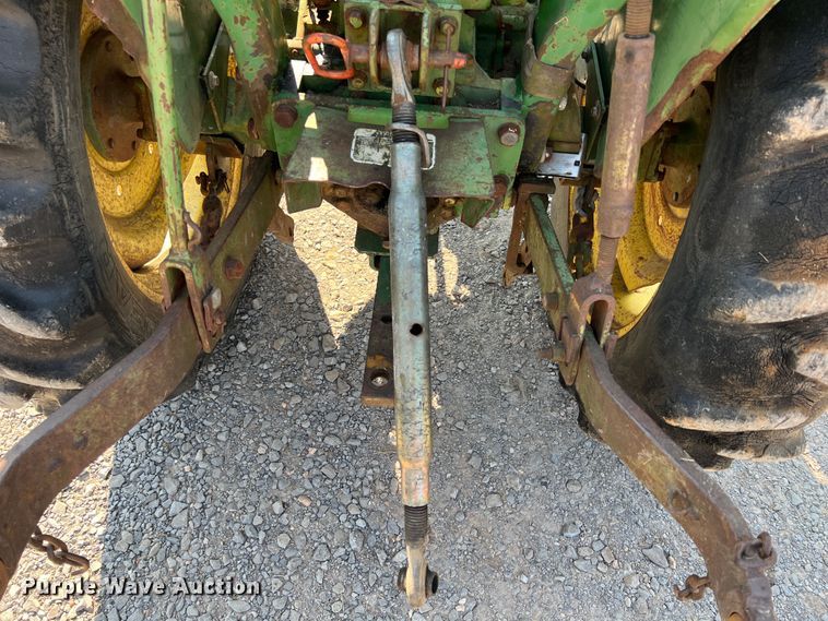 image for item IA9114 1985 John Deere 750  MFWD tractor