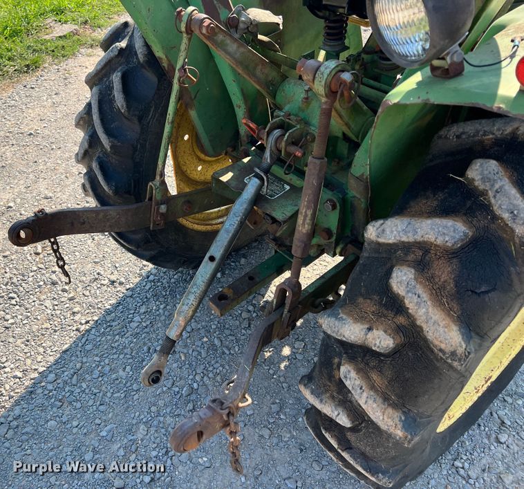 image for item IA9114 1985 John Deere 750  MFWD tractor