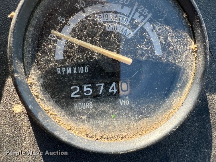 image for item IA9114 1985 John Deere 750  MFWD tractor