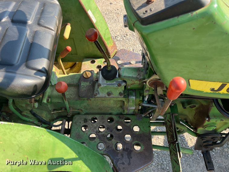 image for item IA9114 1985 John Deere 750  MFWD tractor