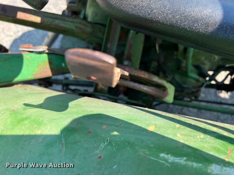 image for item IA9114 1985 John Deere 750  MFWD tractor