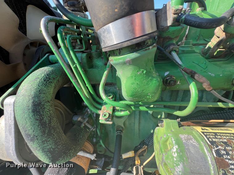 image for item IA9114 1985 John Deere 750  MFWD tractor