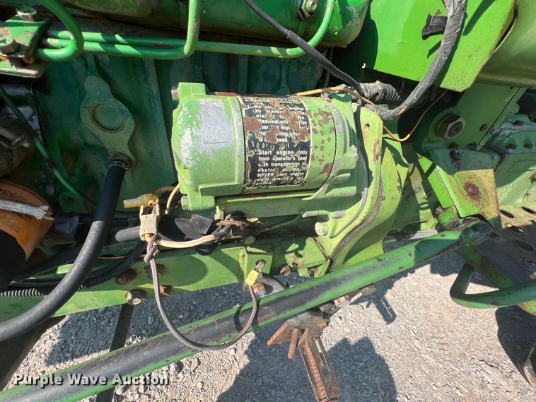 image for item IA9114 1985 John Deere 750  MFWD tractor