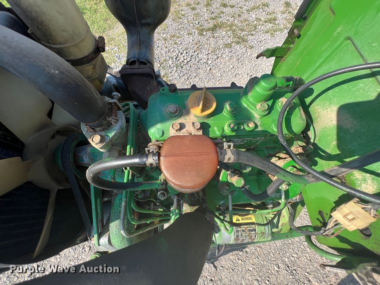 image for item IA9114 1985 John Deere 750  MFWD tractor
