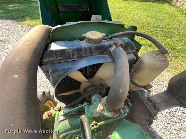 image for item IA9114 1985 John Deere 750  MFWD tractor