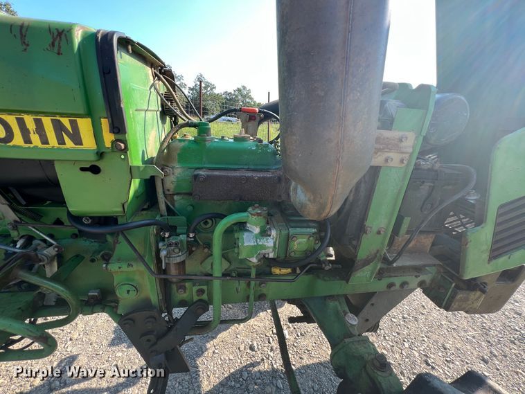 image for item IA9114 1985 John Deere 750  MFWD tractor