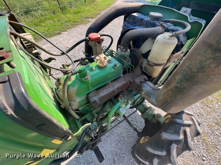 image for item IA9114 1985 John Deere 750  MFWD tractor