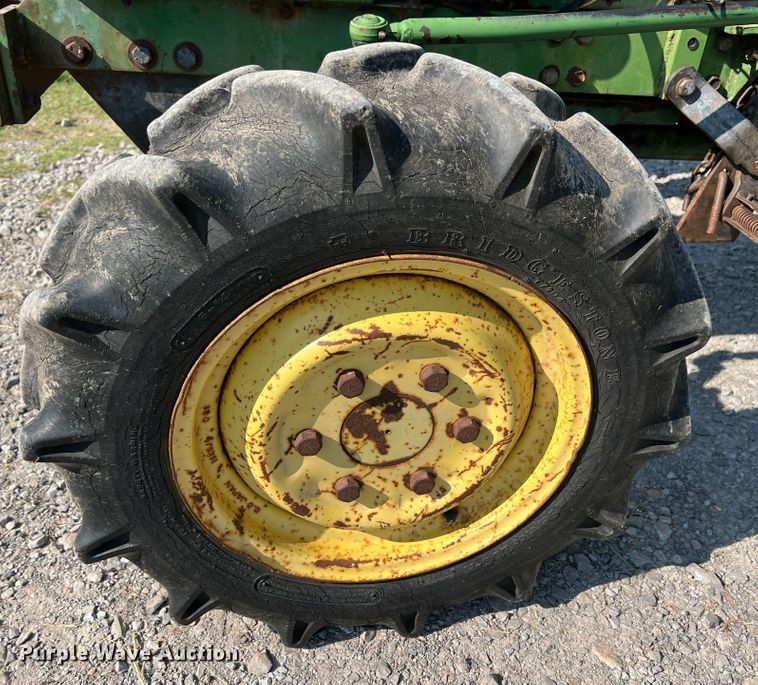image for item IA9114 1985 John Deere 750  MFWD tractor