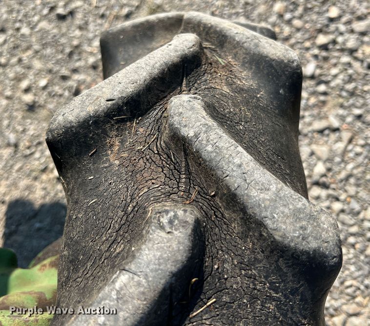 image for item IA9114 1985 John Deere 750  MFWD tractor