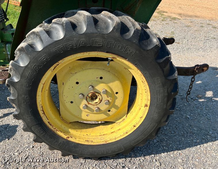 image for item IA9114 1985 John Deere 750  MFWD tractor