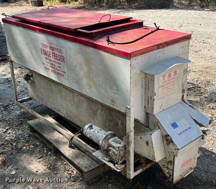 image for item IA9130 T&S Trip Hopper  cake feeder