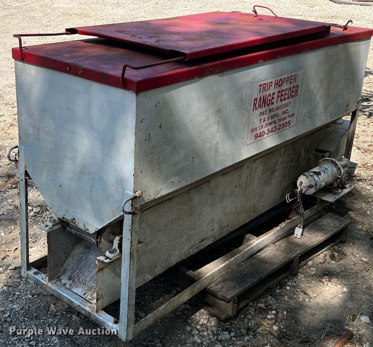 image for item IA9130 T&S Trip Hopper  cake feeder