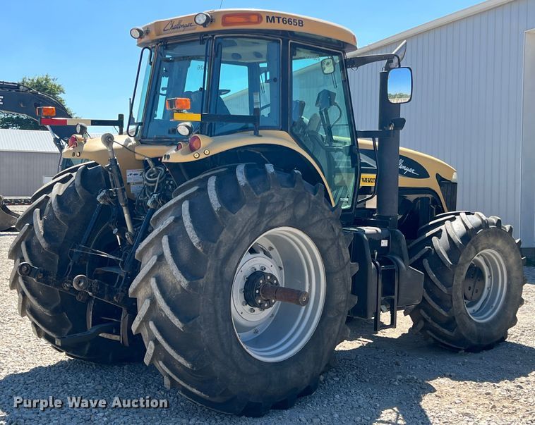 image for item IA9135 2005 Challenger MT665B  tractor