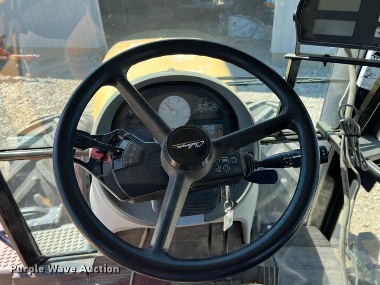 image for item IA9135 2005 Challenger MT665B  tractor