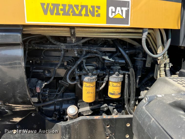 image for item IA9135 2005 Challenger MT665B  tractor