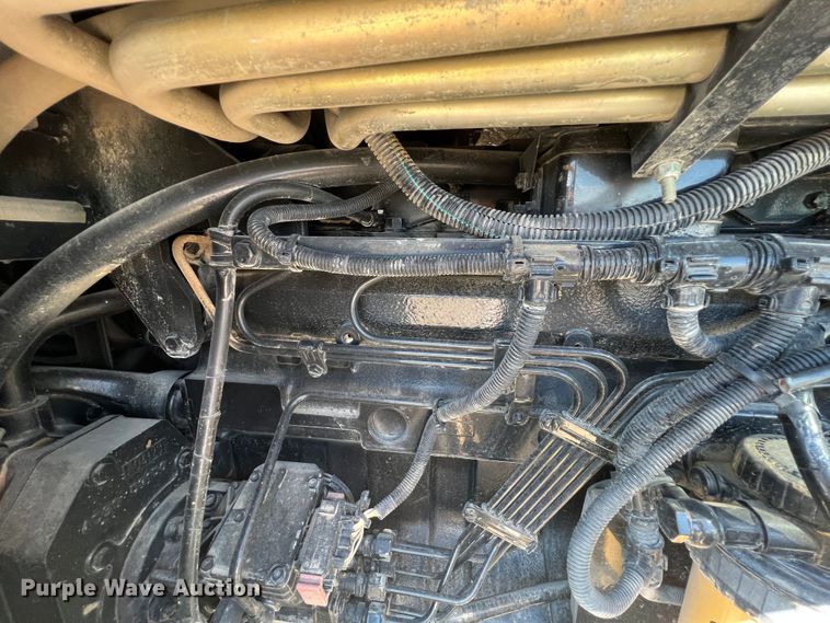 image for item IA9135 2005 Challenger MT665B  tractor