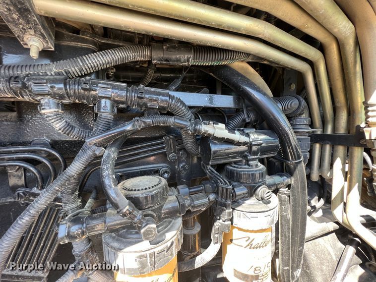 image for item IA9135 2005 Challenger MT665B  tractor