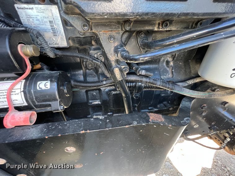 image for item IA9135 2005 Challenger MT665B  tractor