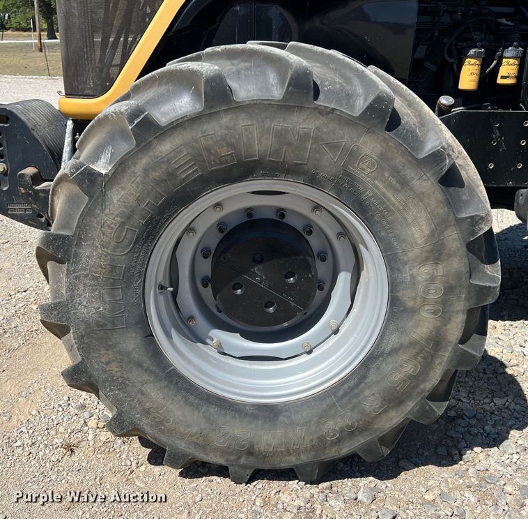 image for item IA9135 2005 Challenger MT665B  tractor