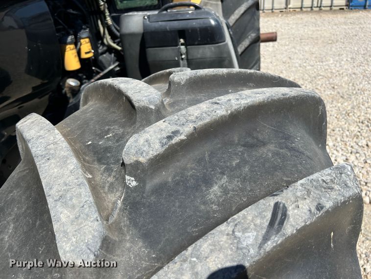 image for item IA9135 2005 Challenger MT665B  tractor