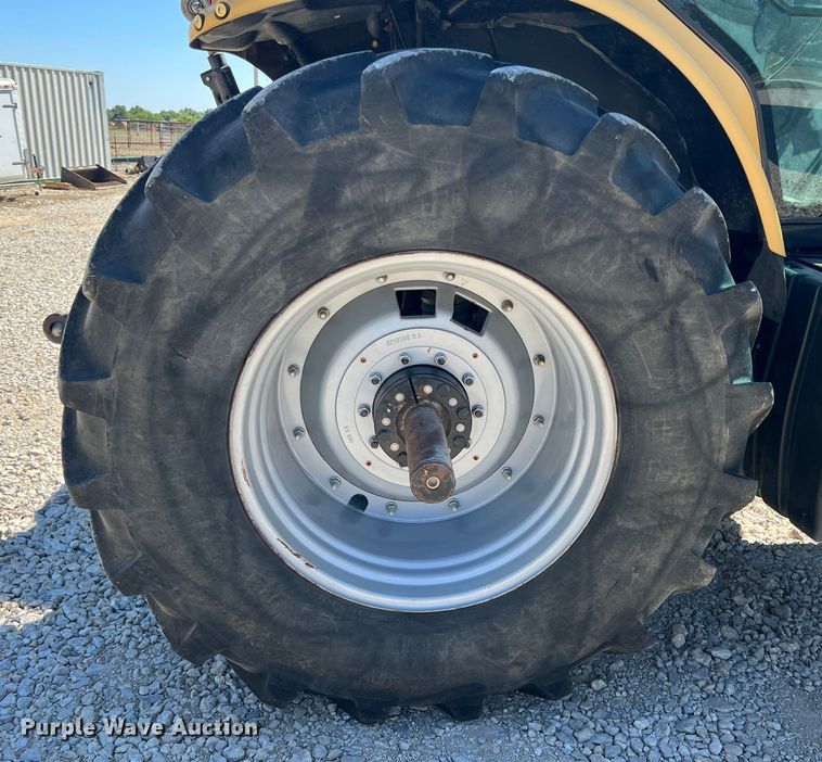 image for item IA9135 2005 Challenger MT665B  tractor