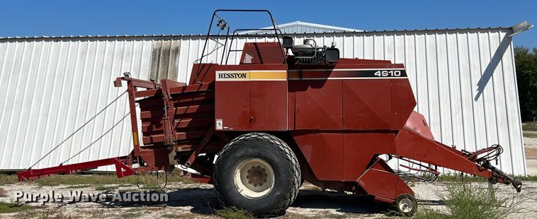 image for item IA9137 2002 Hesston 4910  large square baler