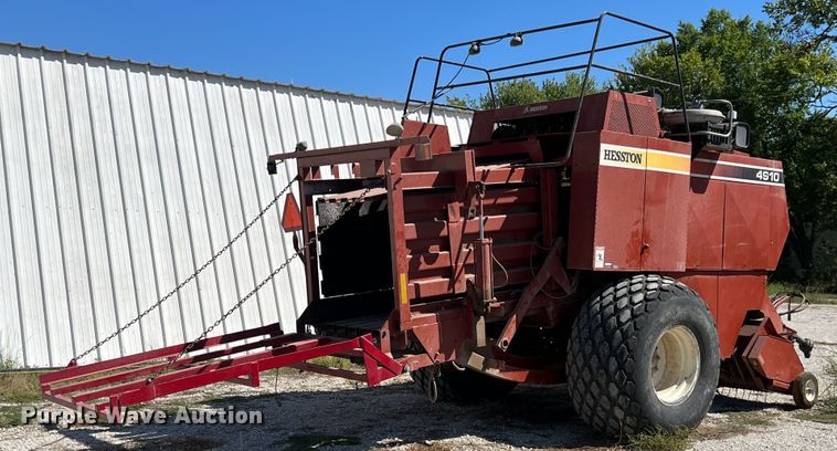 image for item IA9137 2002 Hesston 4910  large square baler