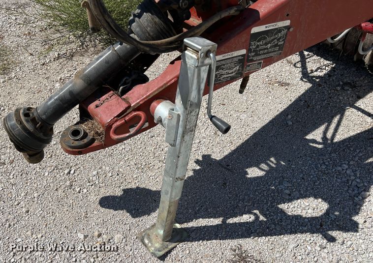 image for item IA9137 2002 Hesston 4910  large square baler