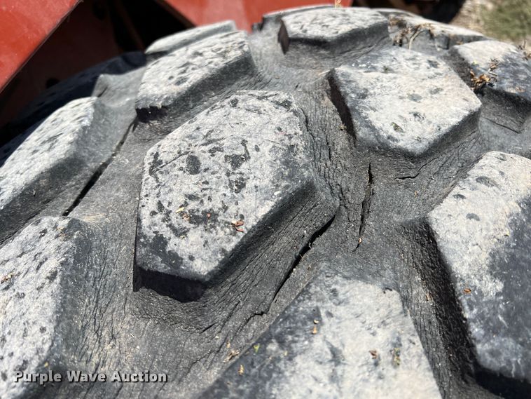 image for item IA9137 2002 Hesston 4910  large square baler