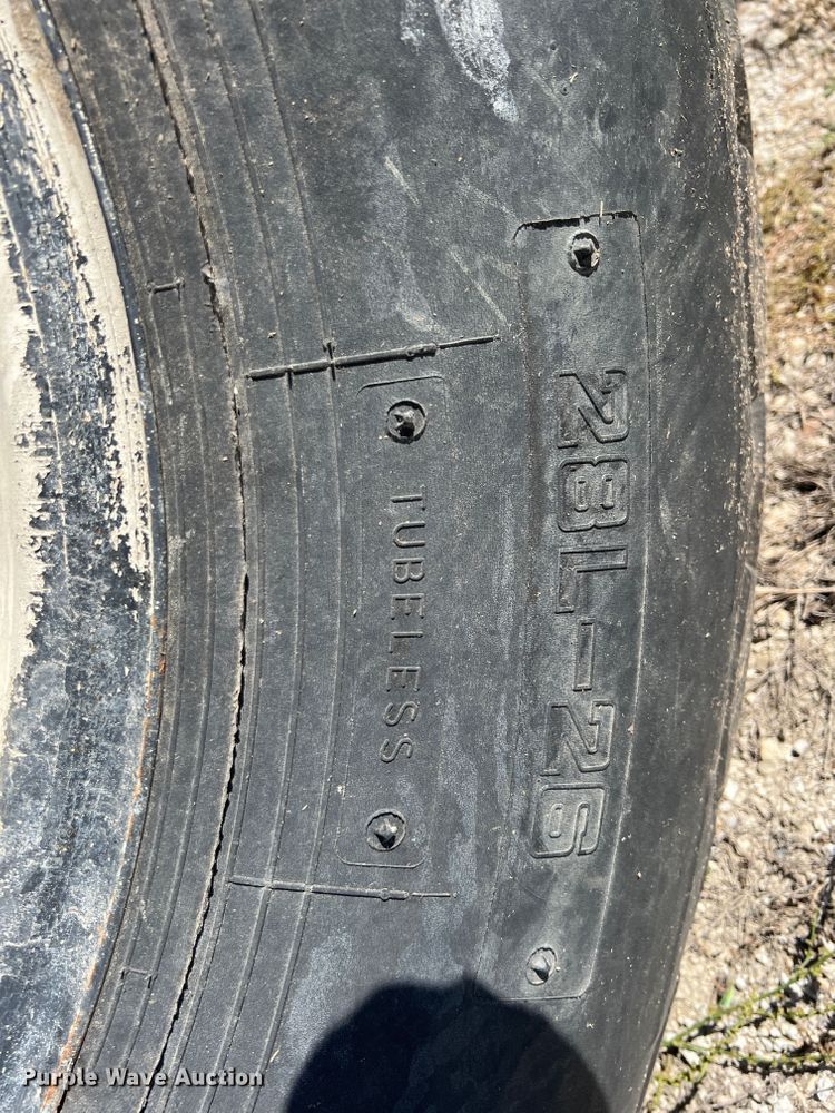 image for item IA9137 2002 Hesston 4910  large square baler