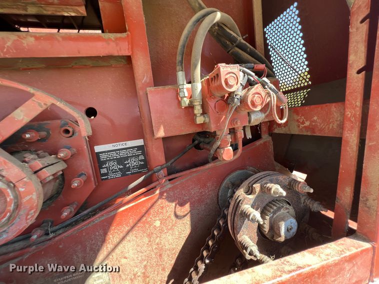 image for item IA9137 2002 Hesston 4910  large square baler